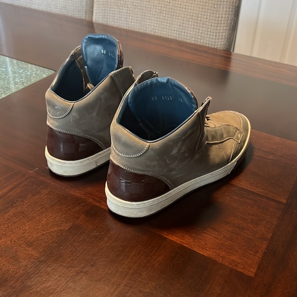 Men’s LV sneakers - Picture 4 of 6